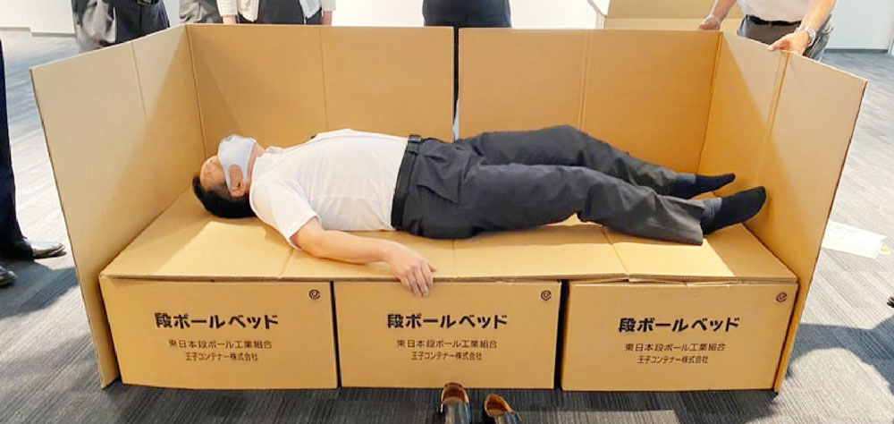 避難所における段ボールベッドの活用